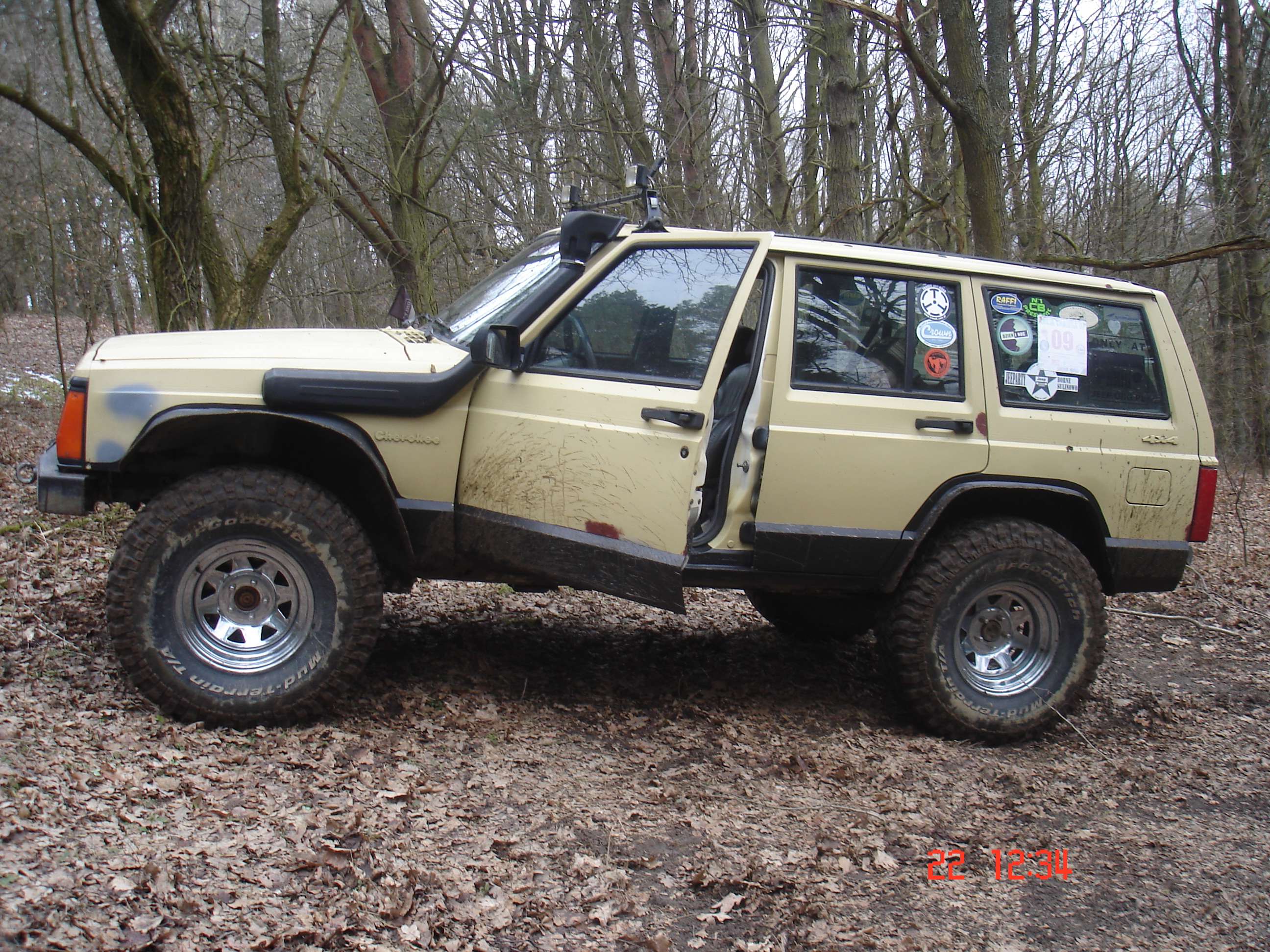 Forum Techniczne Jeep Cherokee Xj :: Bfg Mud Terrain T/A Km2 33X10,50 R15